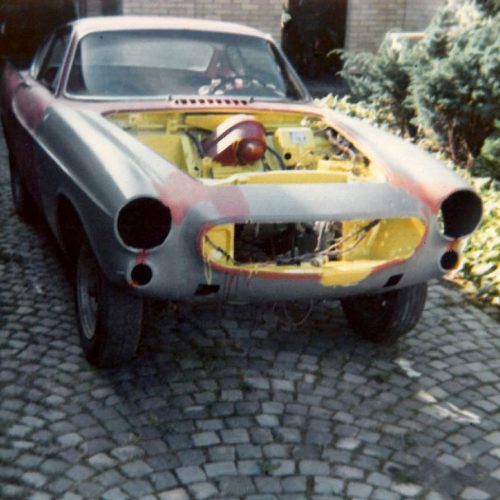 08 1975 sommaren. Volvo P 1800 med ny front